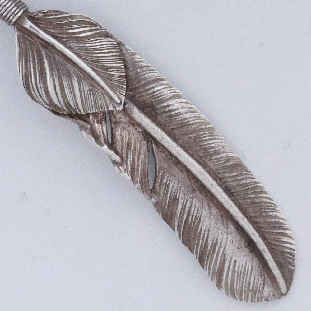 Goro's XL Silver Feather Right Facing Necklace
