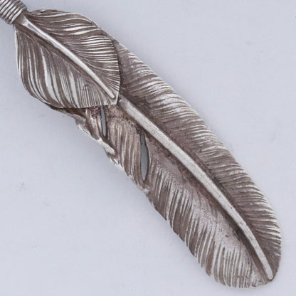 Goro's XL Silver Feather Right Facing Necklace