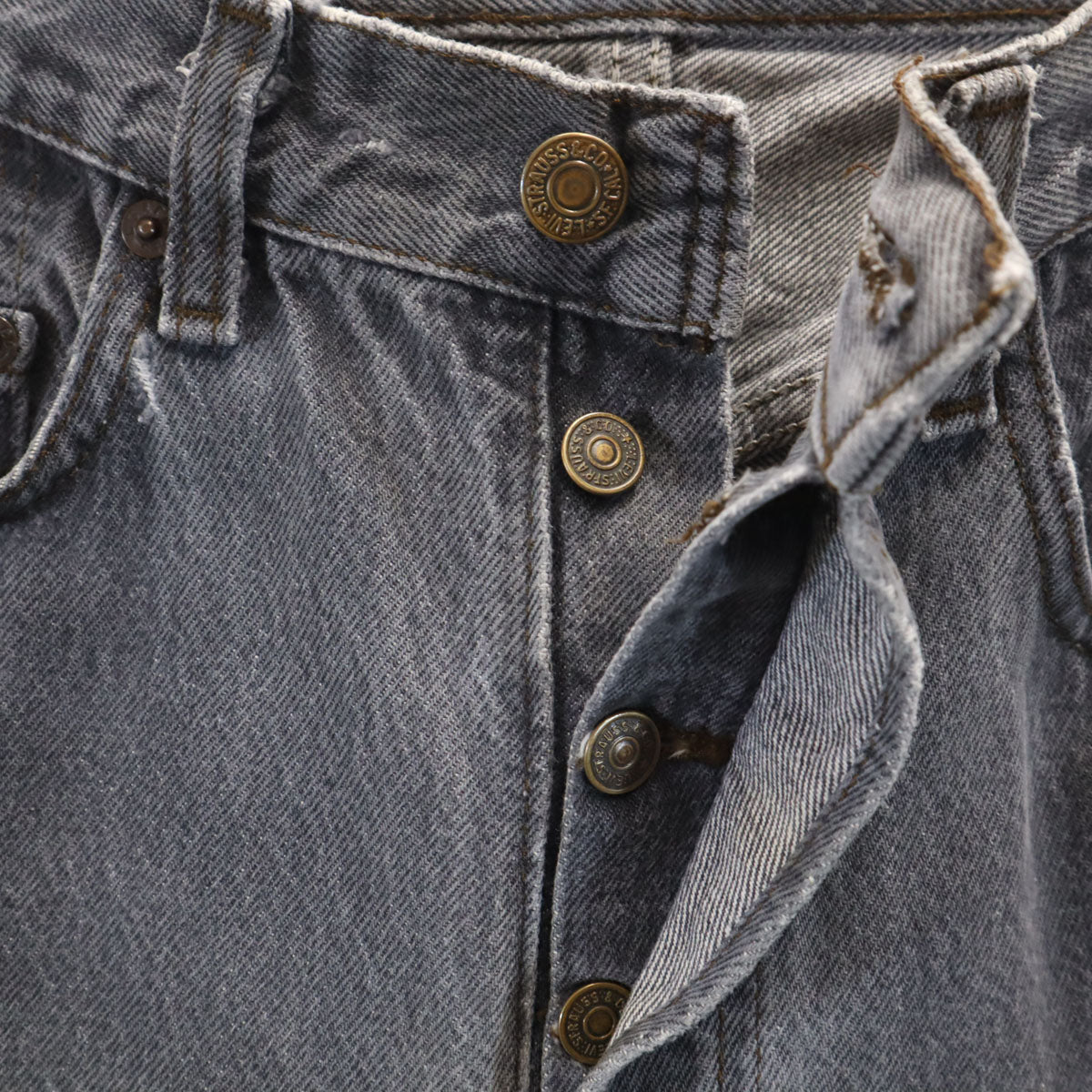 Levi's 90s Vintage Garment Dyed Tapered Jeans Size W29