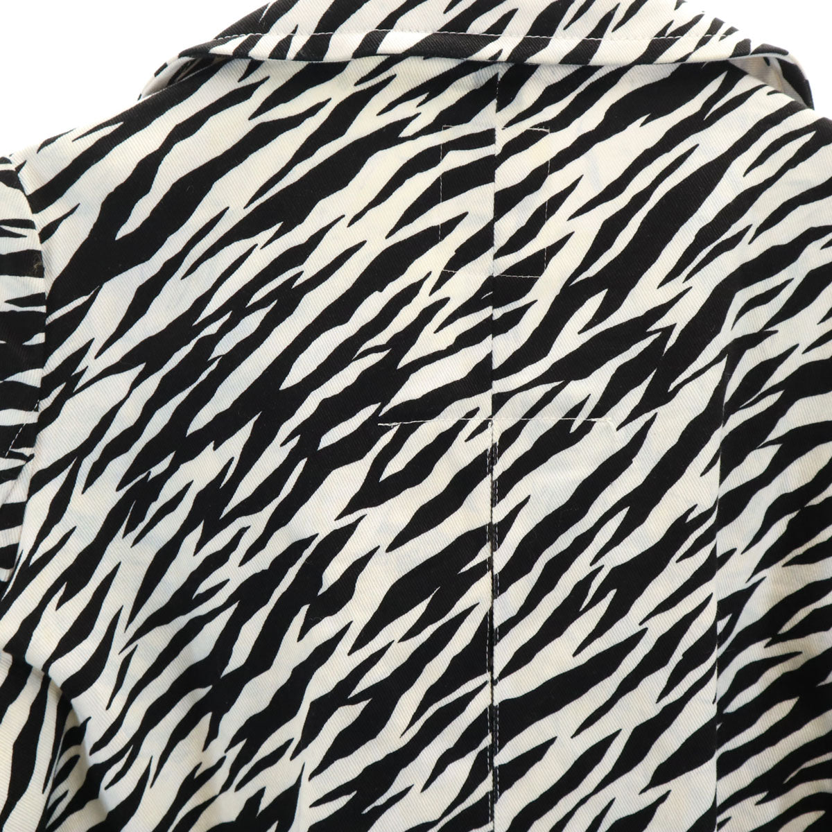LIMI feu Zebra Pattern Half-Sleeve Peacoat White Coat Size S