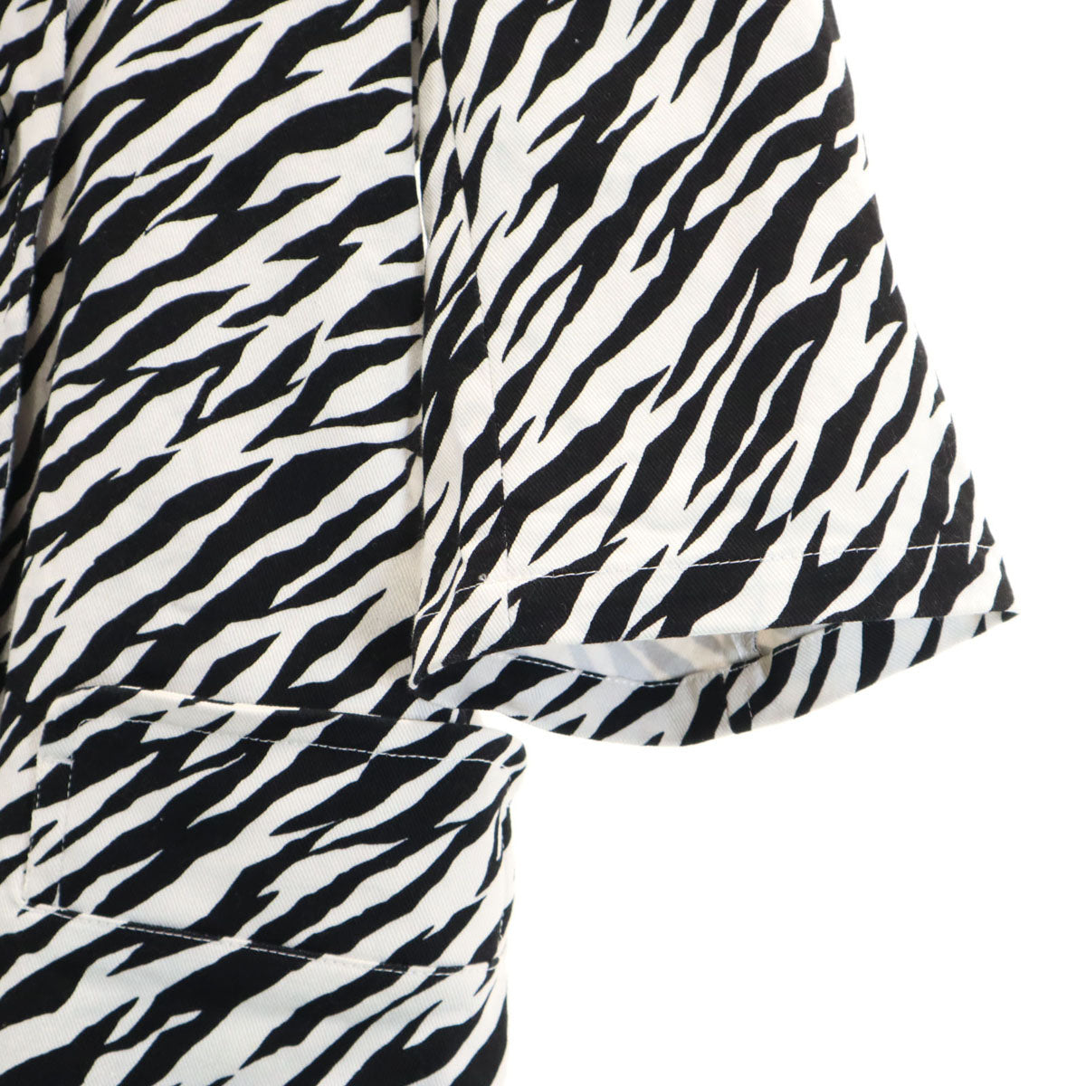 LIMI feu Zebra Pattern Half-Sleeve Peacoat White Coat Size S