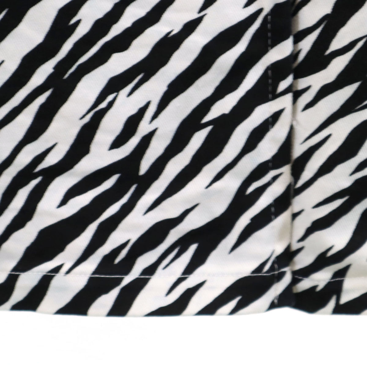 LIMI feu Zebra Pattern Half-Sleeve Peacoat White Coat Size S
