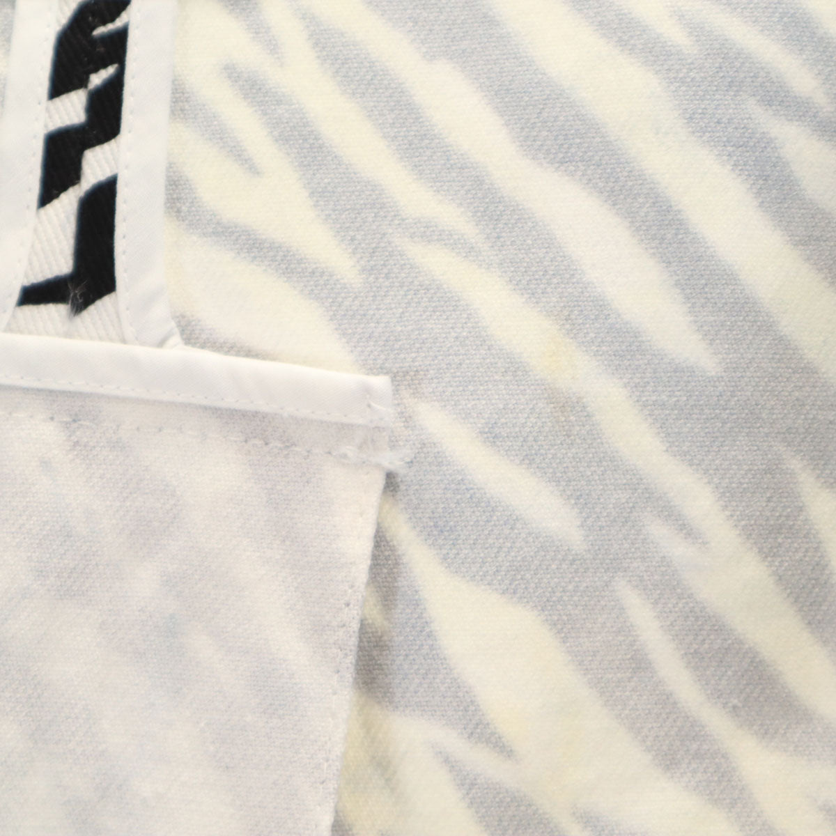 LIMI feu Zebra Pattern Half-Sleeve Peacoat White Coat Size S