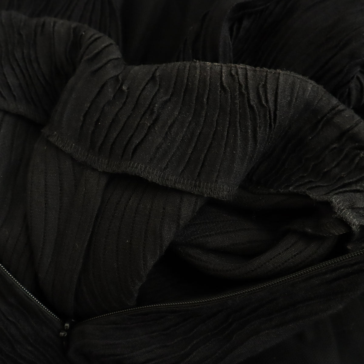 Noir Kei Ninomiya COMME des GARCONS Bottle Neck Size XS