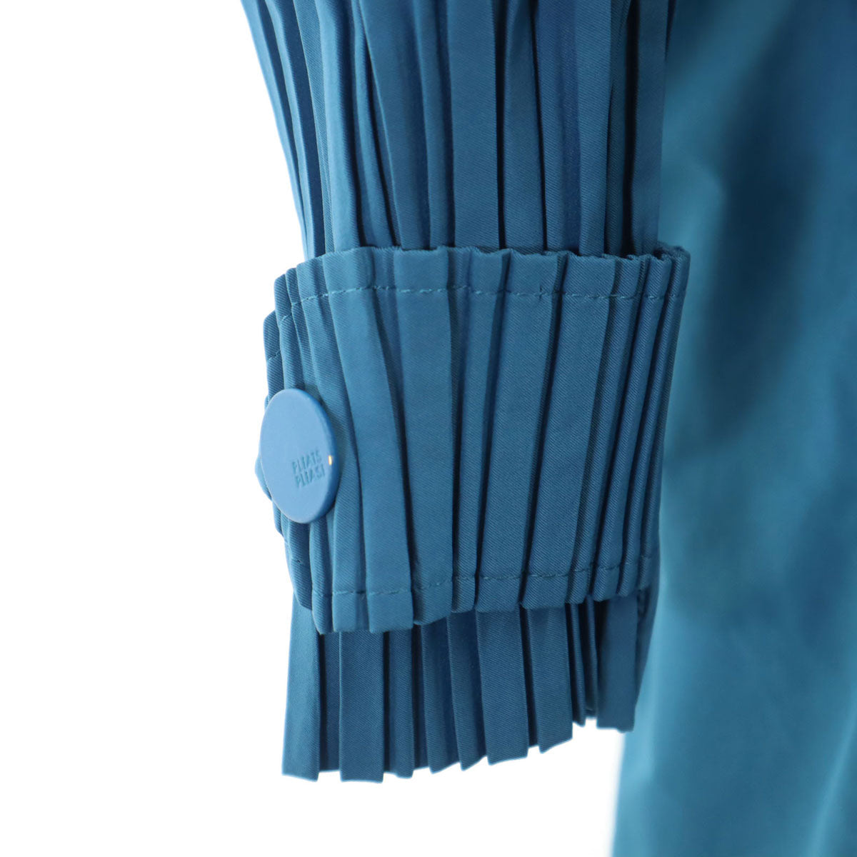 PLEATS PLEASE ISSEY MIYAKE. Japanese Padded Coat Blue