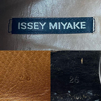 ISSEY MIYAKE MEN Leather Chukka Boots Black