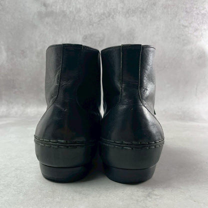 ISSEY MIYAKE MEN Leather Chukka Boots Black