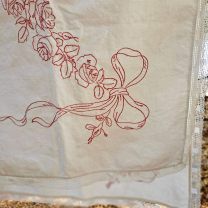 VINTAGE 'Bonne Nuit' Angel Lace Embroidered Tablecloth Beige