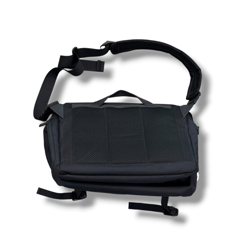 MONOLITH Shoulder Pro Flap M Black Bag Size M