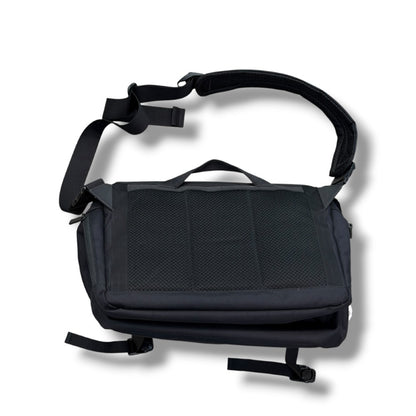 MONOLITH Shoulder Pro Flap M Black Bag Size M