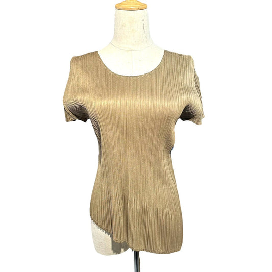 PLEATS PLEASE Asymmetrical Pleats T-Shirt Khaki Size 3