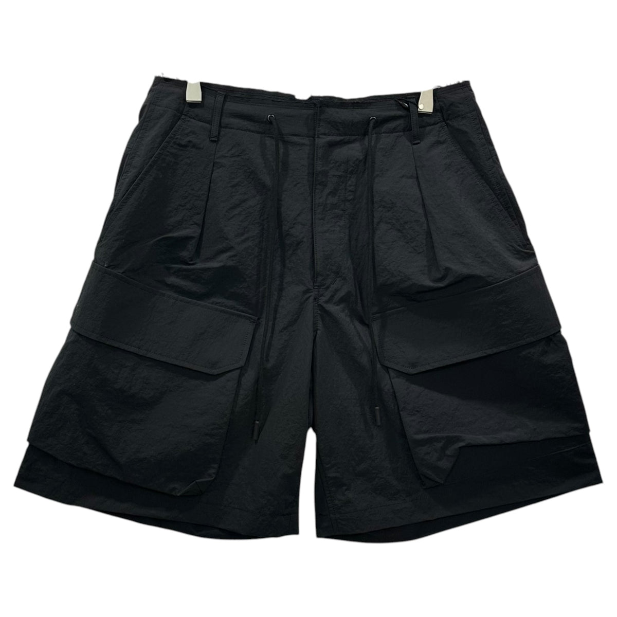 Name. 26SS Nylon Twill One Tuck Cargo Shorts Black Size 1