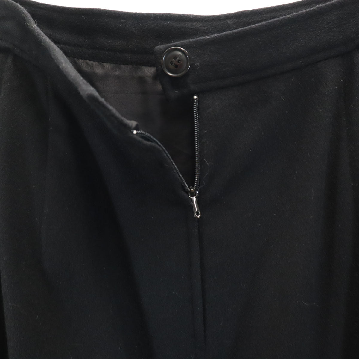 GUCCI 80s Vintage Cashmere Midi Skirt Black Size 40