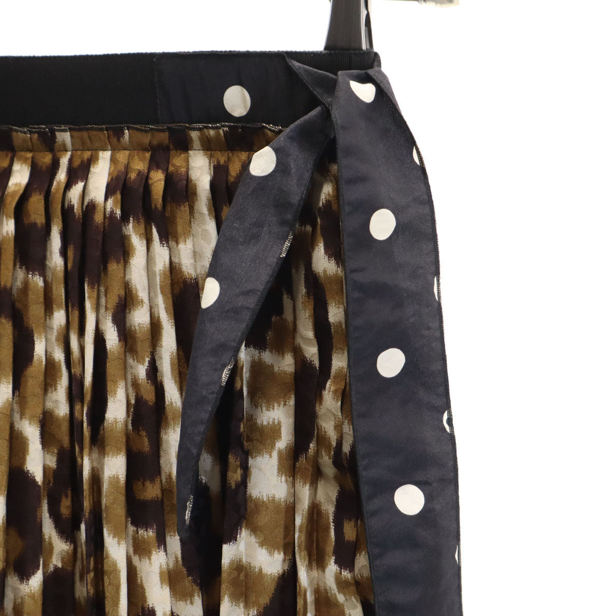 LOUIS VUITTON Silk Leopard Print Skirt Size 36