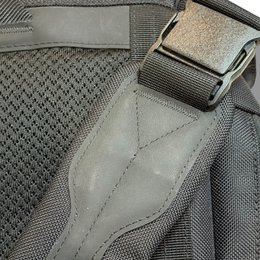 MONOLITH Shoulder Pro Flap M Black Bag Size M