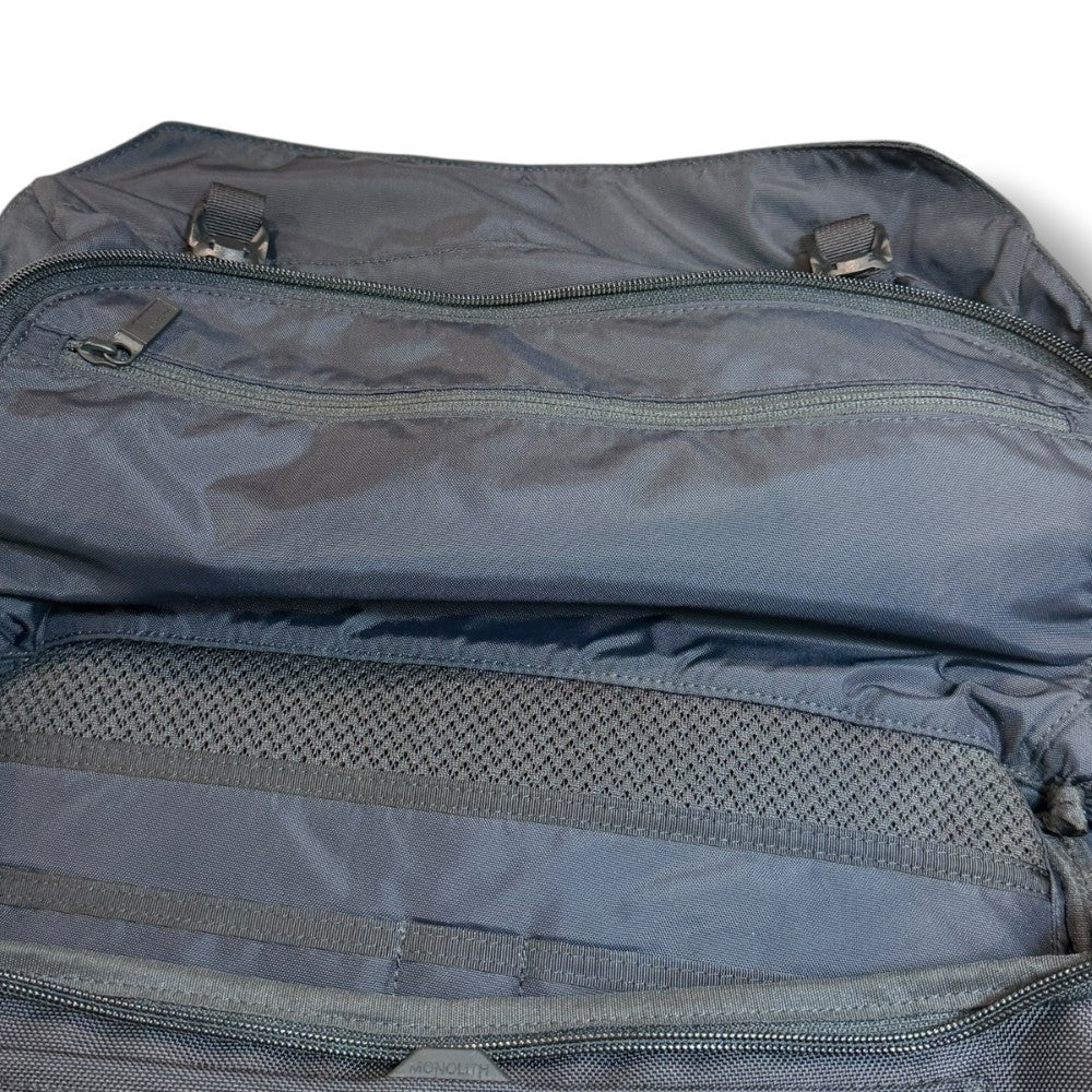 MONOLITH Shoulder Pro Flap M Black Bag Size M