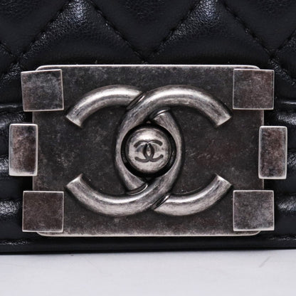CHANEL BOY CHANEL Boy Chanel Bag Black Size L
