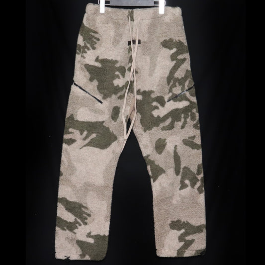 ESSENTIALS Relaxed Polar Fleece Camo Pants Gray Size S